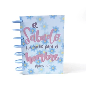 Libreta B6 Sabbath floral celeste con frase de Marcos 2:27 y discos laterales
