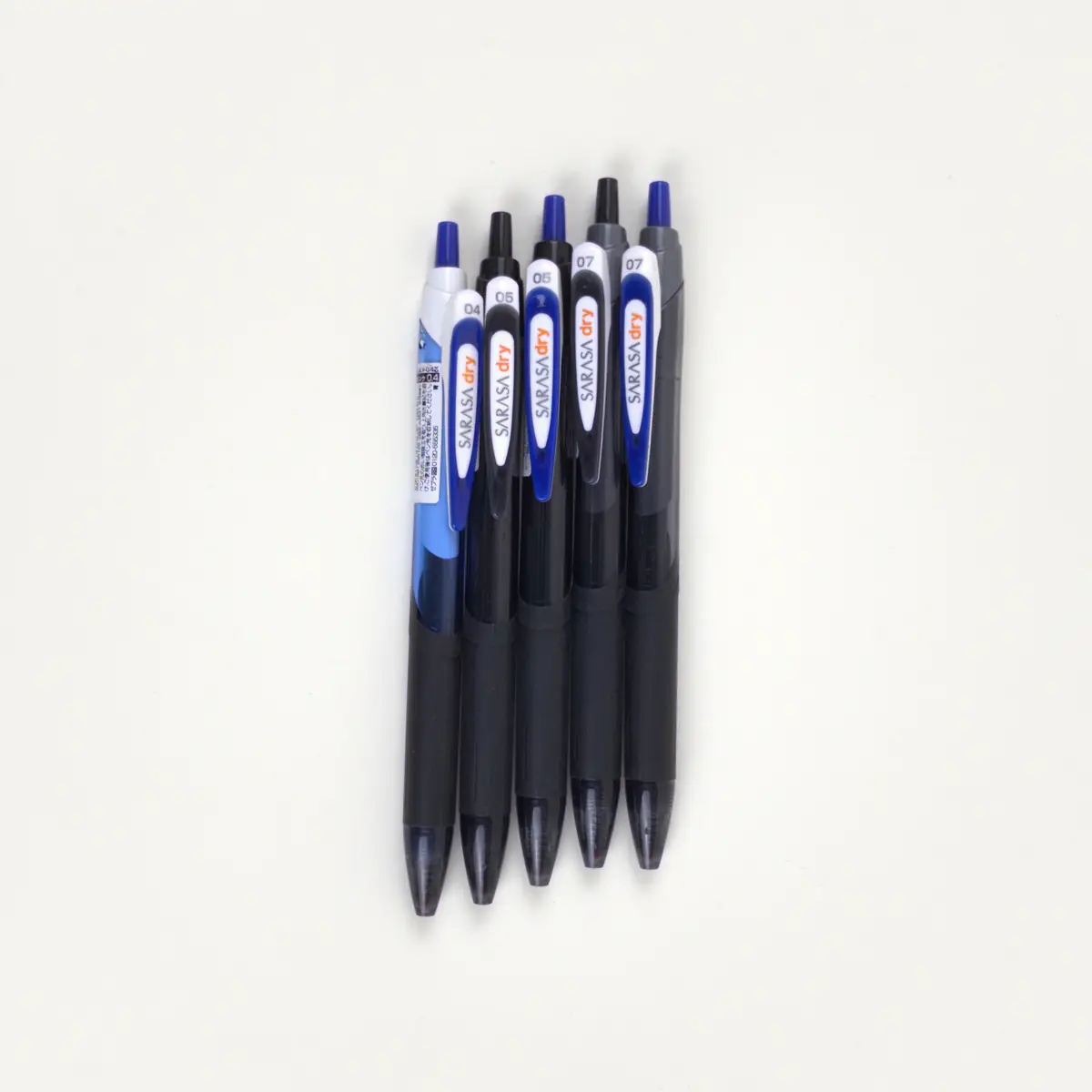 Lápices Zebra Sarasa Dry con cuerpos clásicos y distintas puntas